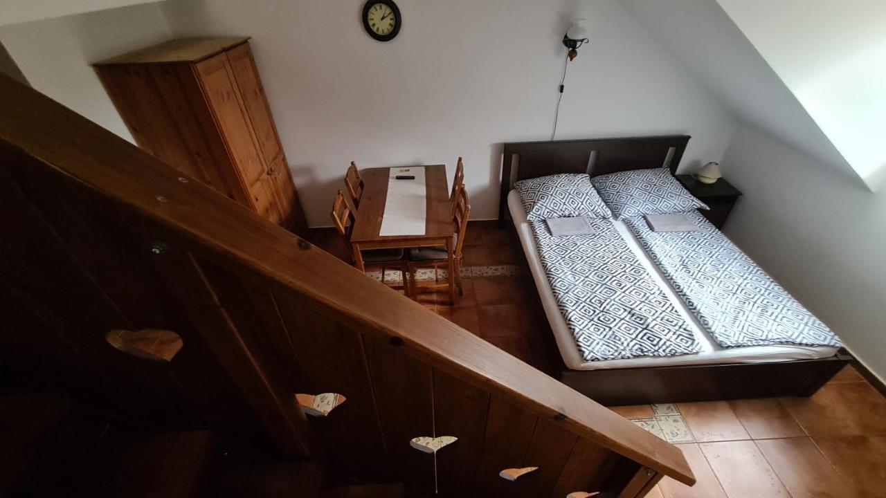 Gyulai Fuerdoe Apartman Luaran gambar